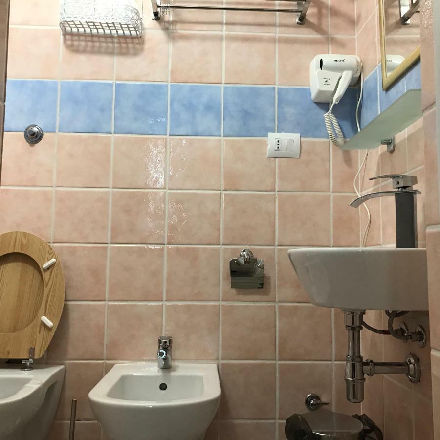 Boutique Oriente Express Hotell Cagliari Eksteriør bilde